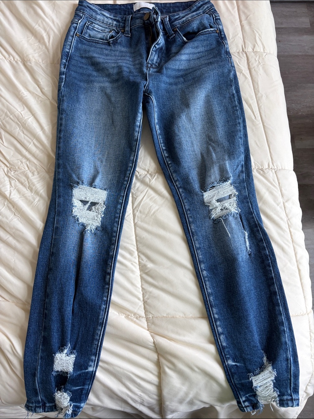 Women’s Skinny Distressed Blue Jeans - Mid Wash